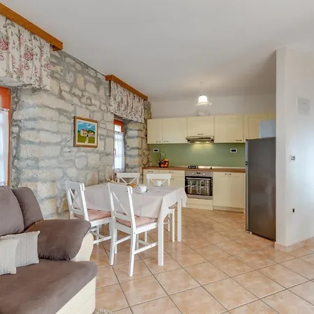 Apartman Nini With Balcony