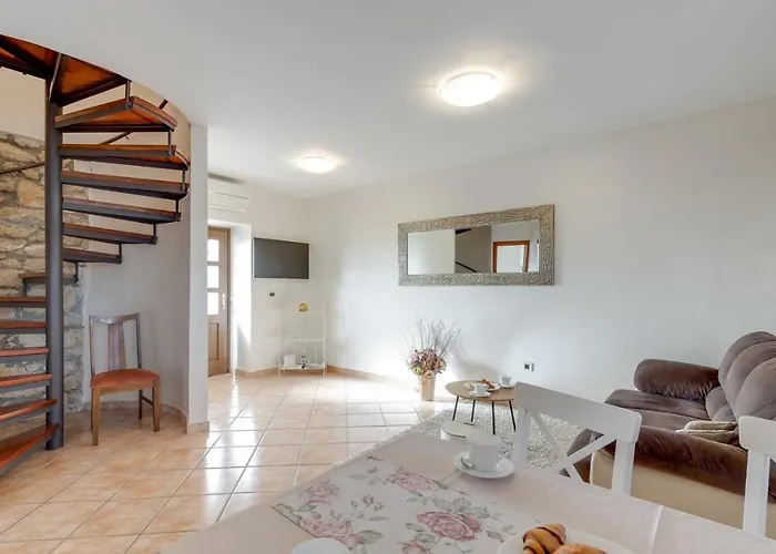 Apartman Nini With Balcony *