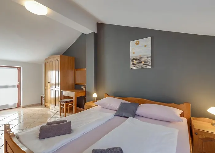 Nini With Balcony Apartman *