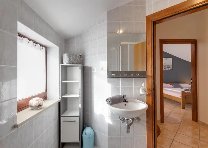 Apartman Nini With Balcony Dracevac