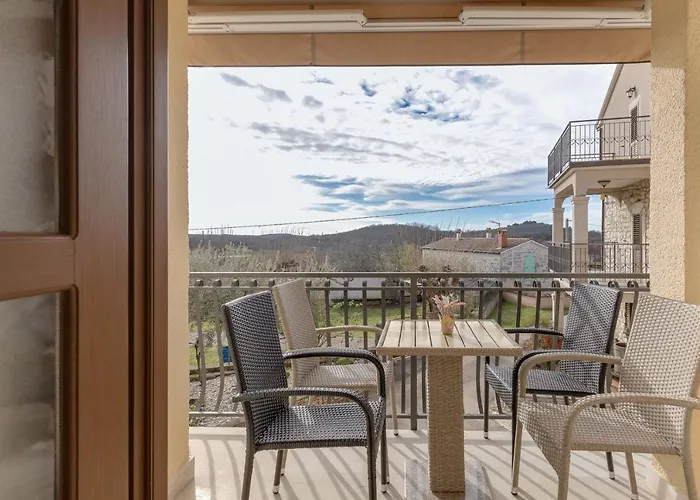 Nini With Balcony Apartman Dracevac